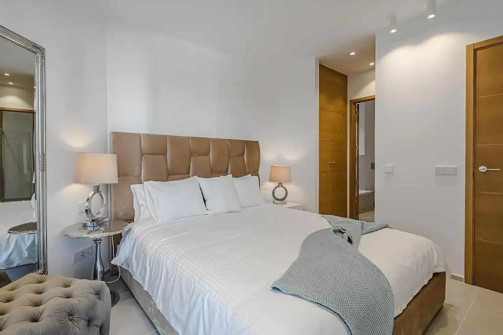 Luxury 2 Bedrooms Apartment In Palm-Mar, Tenerife